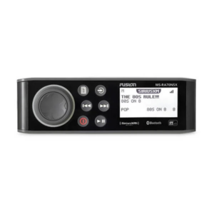 Sistema de Audio Marino MS-RA70 / Pantalla LCD Monocroma 2.6" / Tecnología Multi-Zone™? 2 Zonas / Potencia Pico 200 W / Bluetooth® y ANT® / Compatible con SiriusXM y DAB+ / IPX7 / USB para Actualizaciones